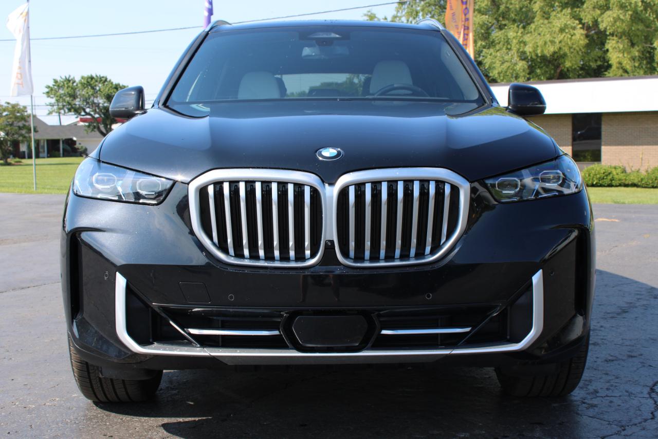 2026 BMW X5 xDrive40i Image 2 of 54