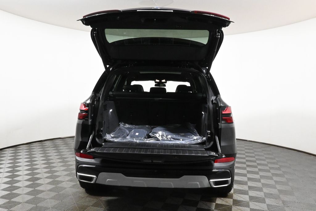 Vehicle image 10 of 42