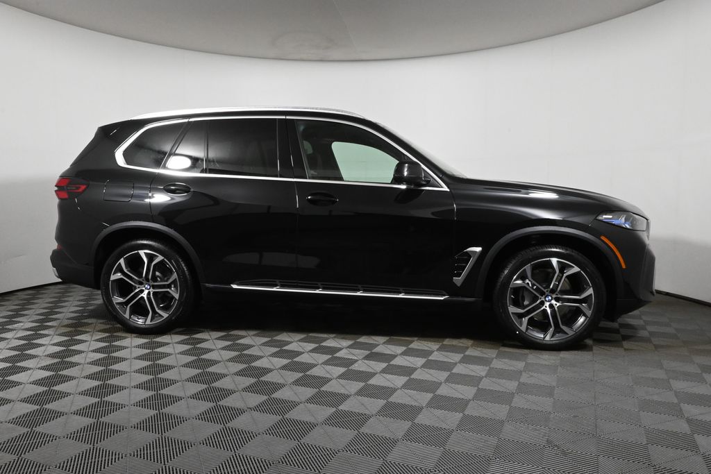 Vehicle image 4 of 42