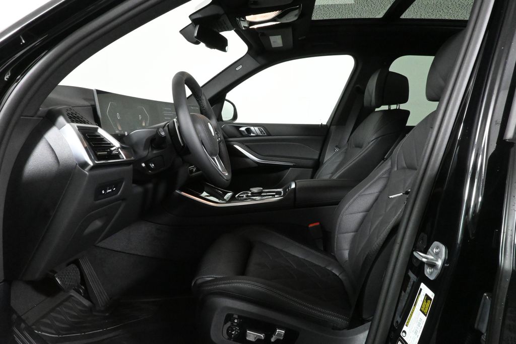 Vehicle image 24 of 42