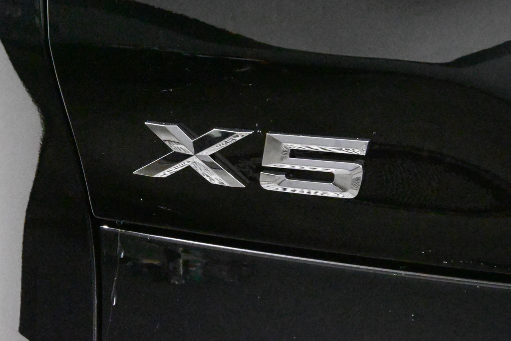 Vehicle image 34 of 42