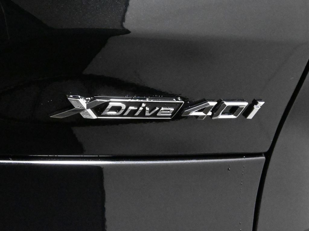 Vehicle image 35 of 42