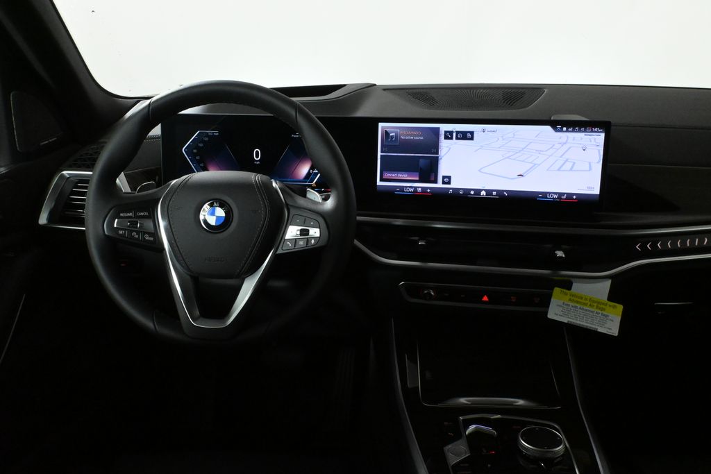 Vehicle image 22 of 42