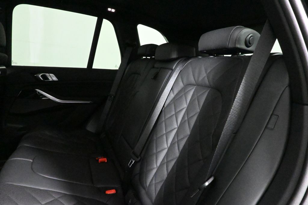 Vehicle image 14 of 42