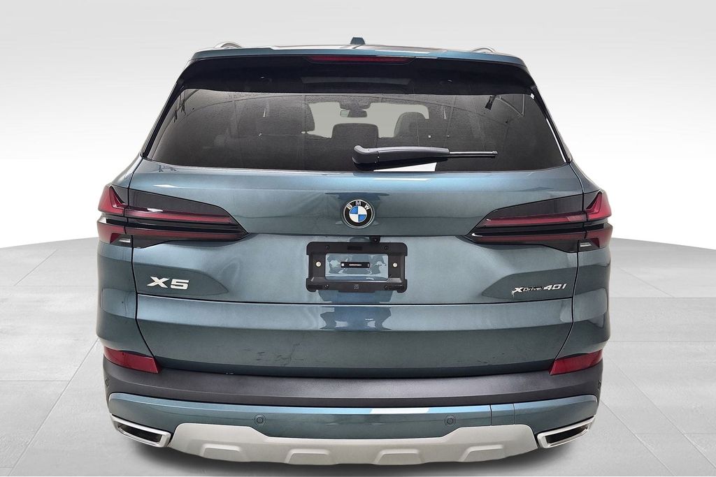 Vehicle image 7 of 31