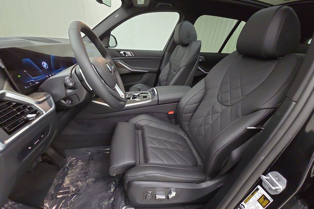 Vehicle image 12 of 31