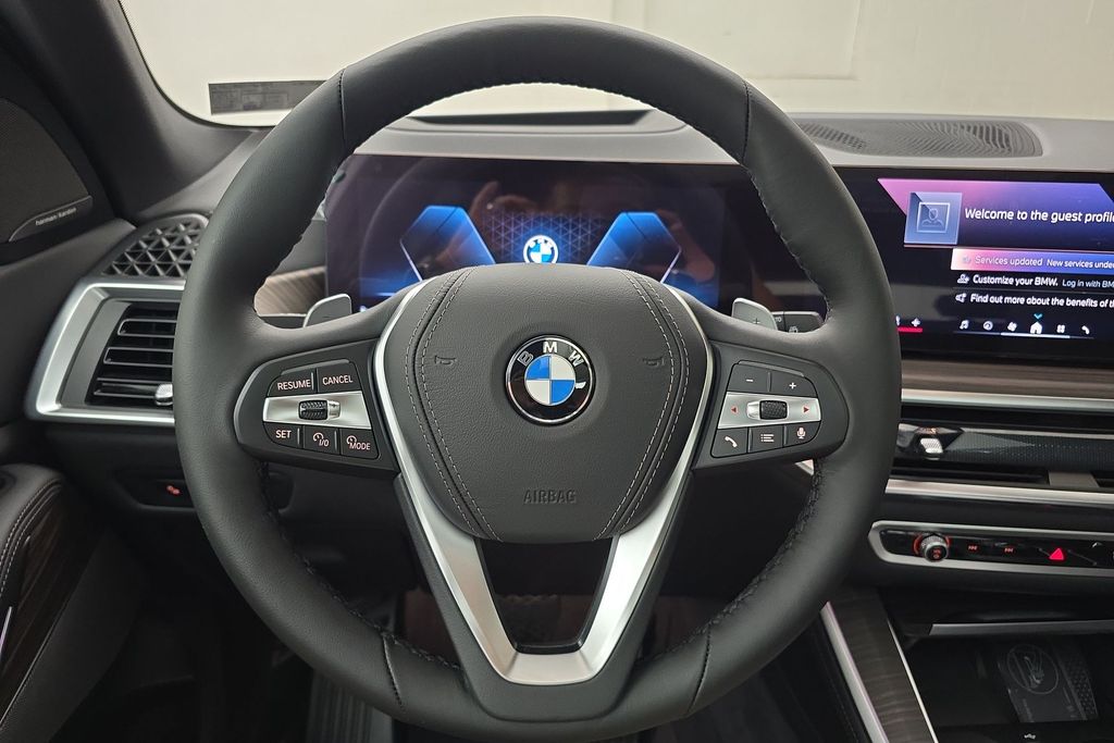 Vehicle image 15 of 31