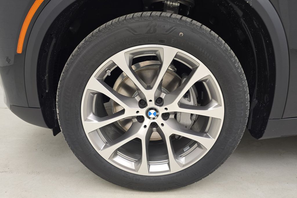 Vehicle image 11 of 31