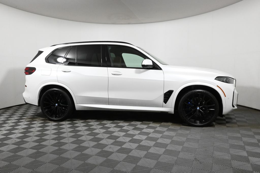 Vehicle image 4 of 45