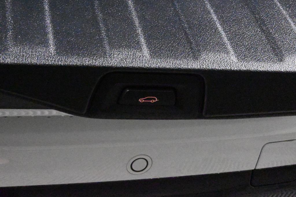 Vehicle image 39 of 45