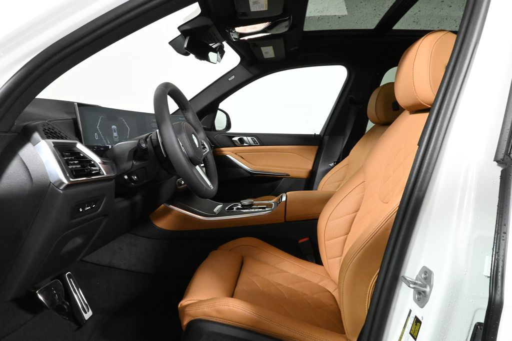 Vehicle image 21 of 45