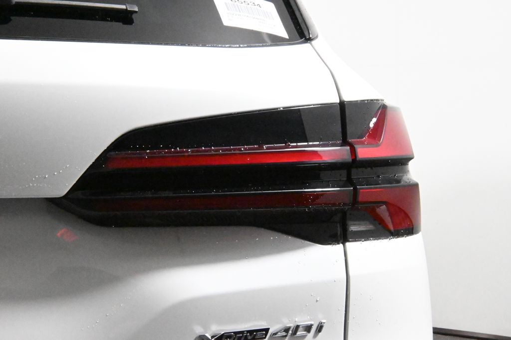 Vehicle image 36 of 45