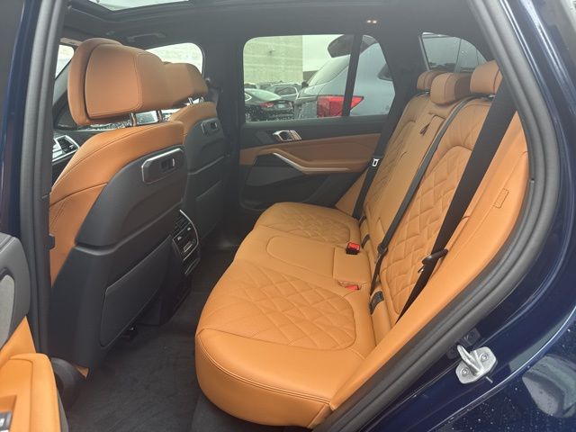 2026 BMW X5 xDrive40i Image 10 of 44