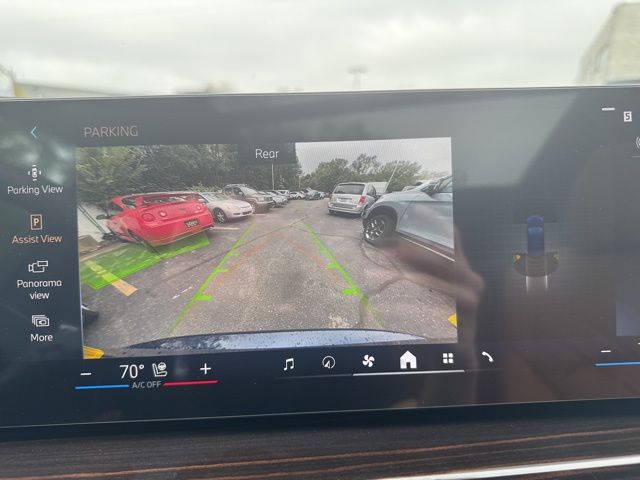 2026 BMW X5 xDrive40i Image 17 of 44