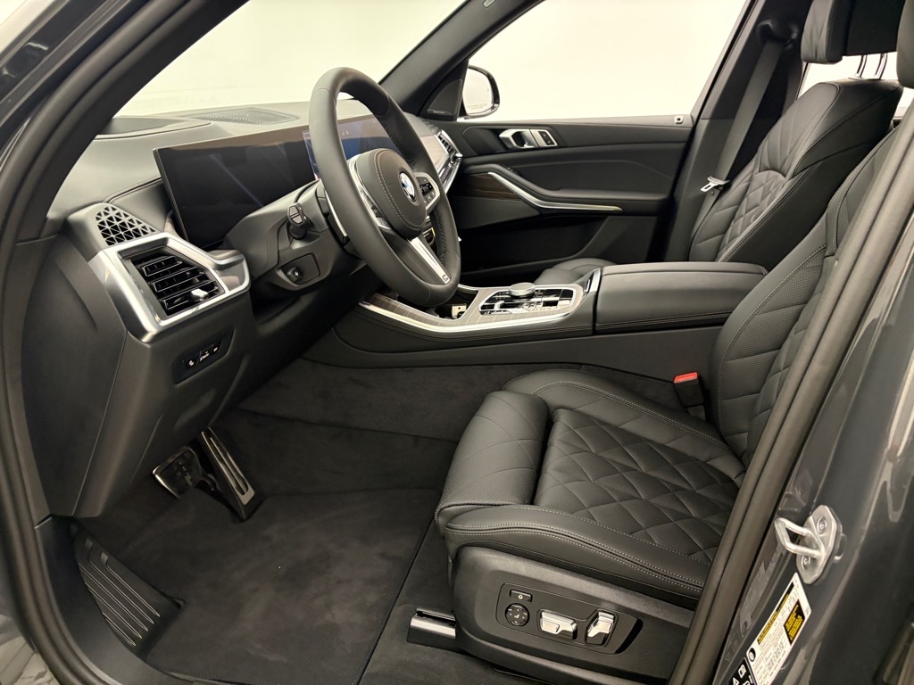 Vehicle image 6 of 7