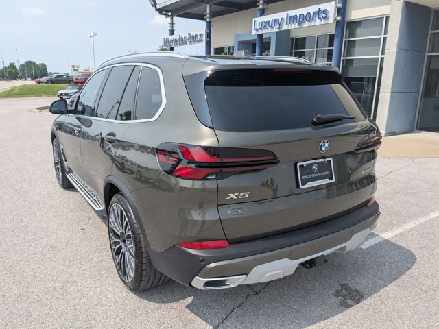 Vehicle image 7 of 38