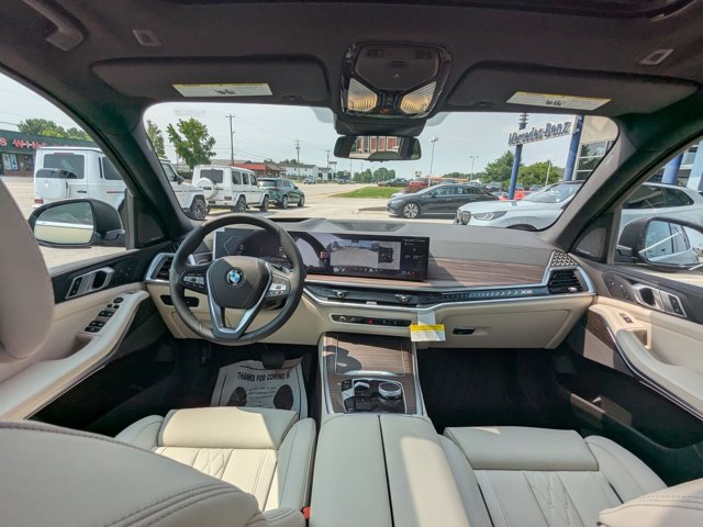 Vehicle image 28 of 38