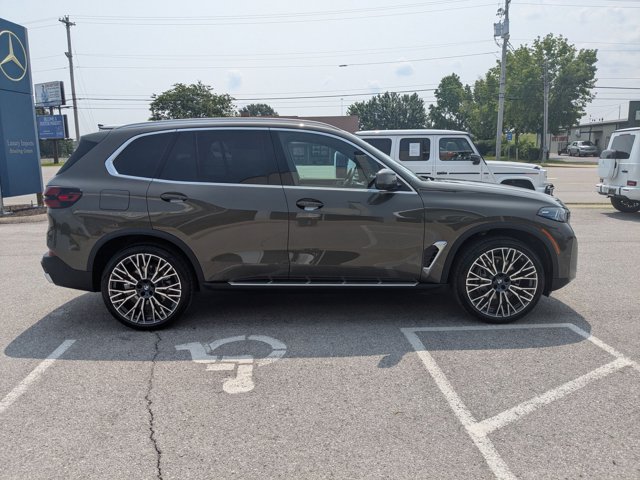 Vehicle image 4 of 38