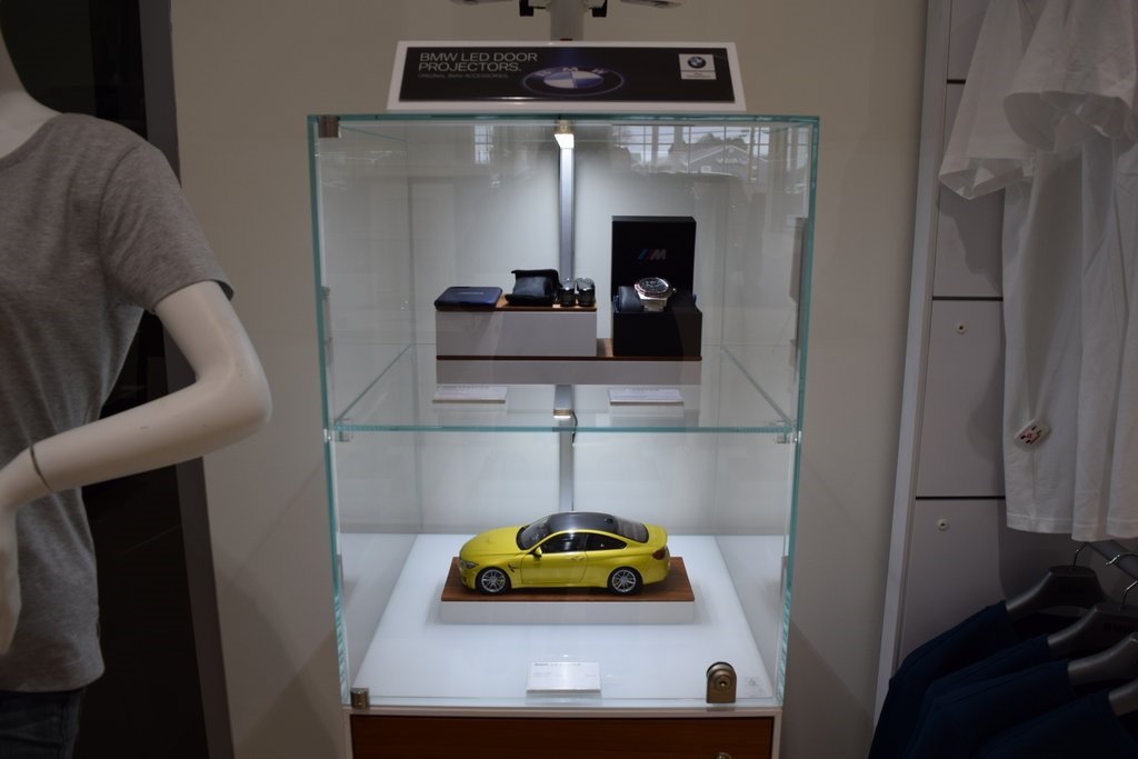 Vehicle image 43 of 58