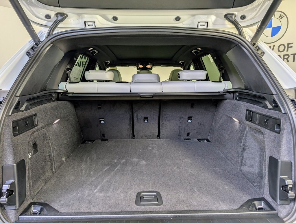 Vehicle image 11 of 58