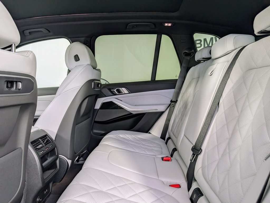 Vehicle image 14 of 58