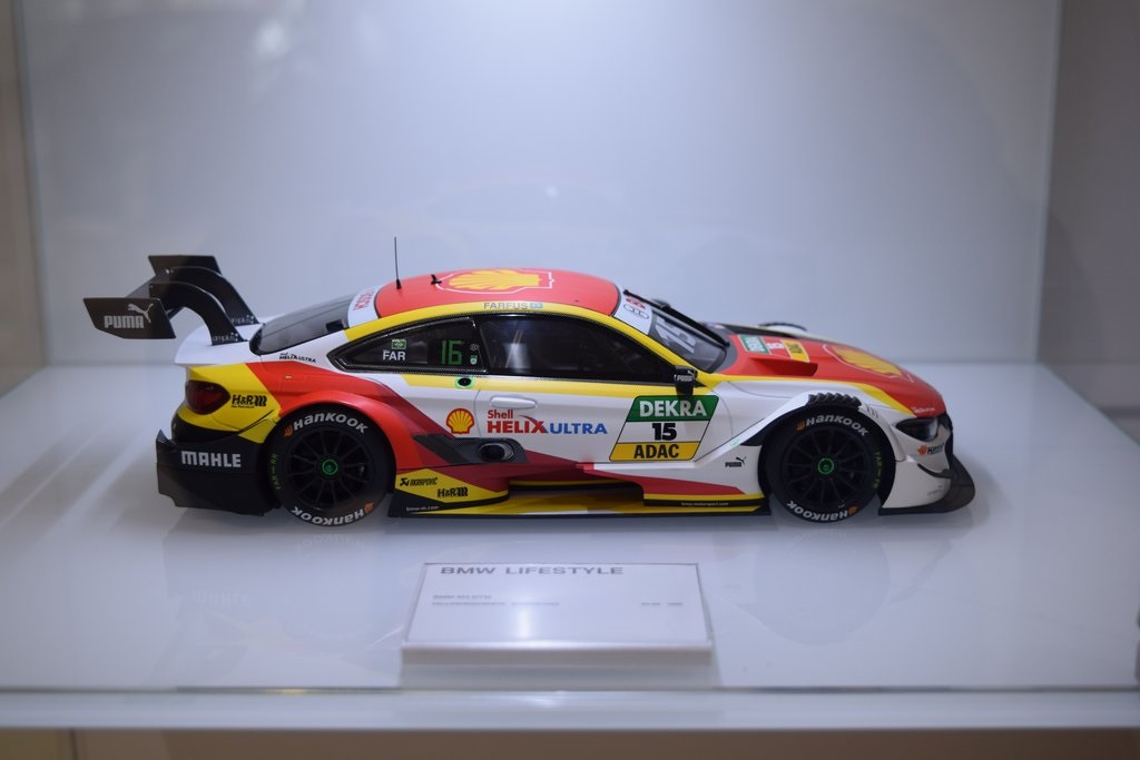 Vehicle image 29 of 58