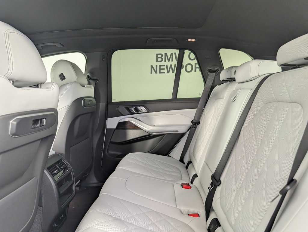 Vehicle image 14 of 58