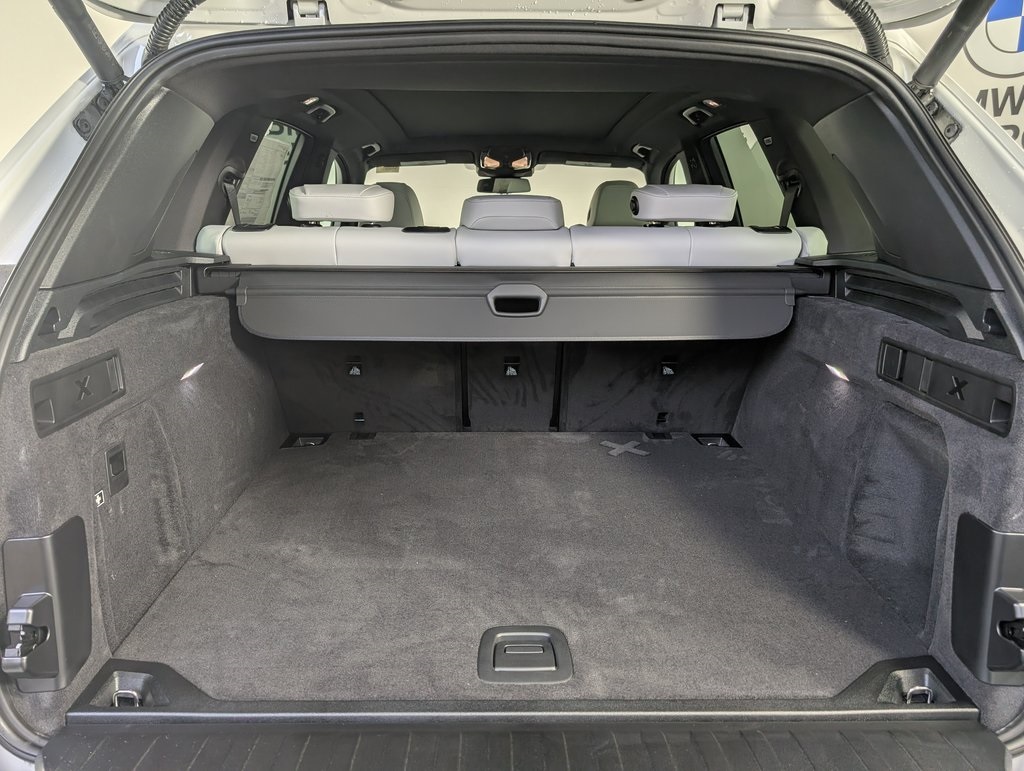 Vehicle image 11 of 58