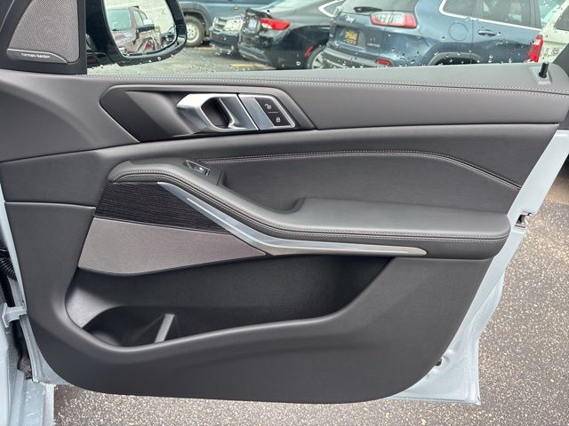 2026 BMW X5 xDrive40i Image 30 of 46