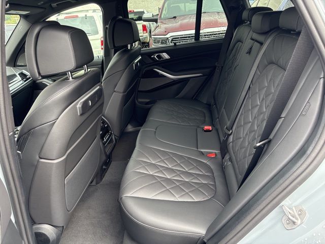 2026 BMW X5 xDrive40i Image 9 of 46