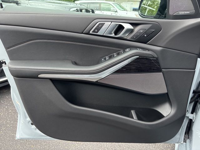 2026 BMW X5 xDrive40i Image 28 of 46