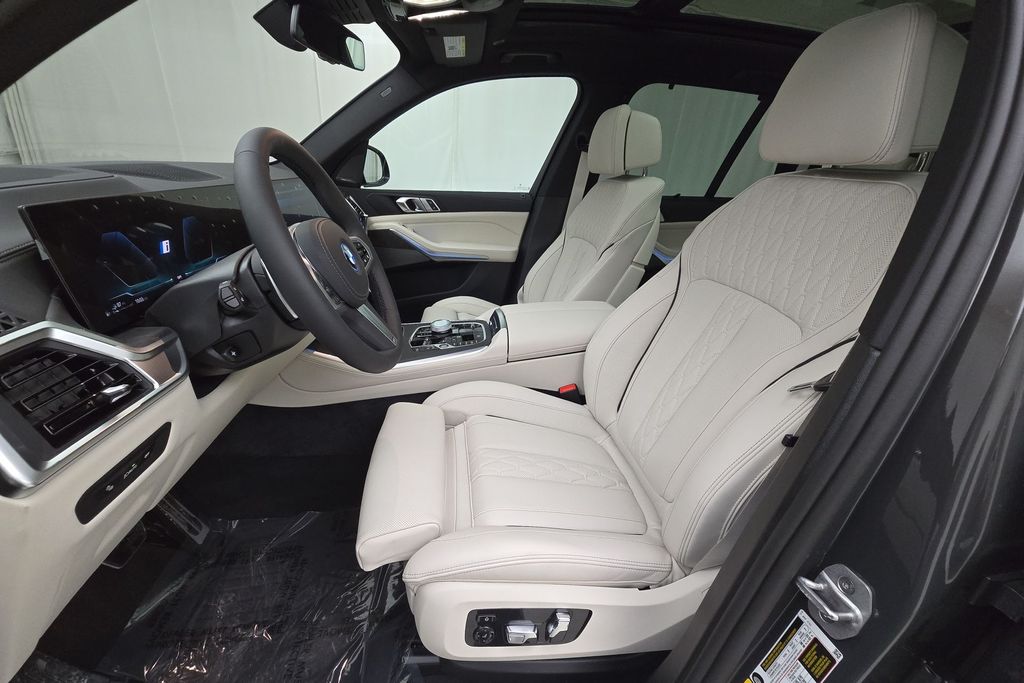 Vehicle image 12 of 32