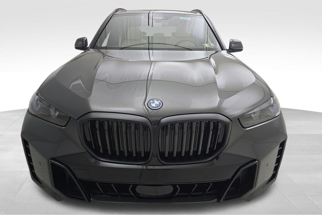Vehicle image 3 of 32