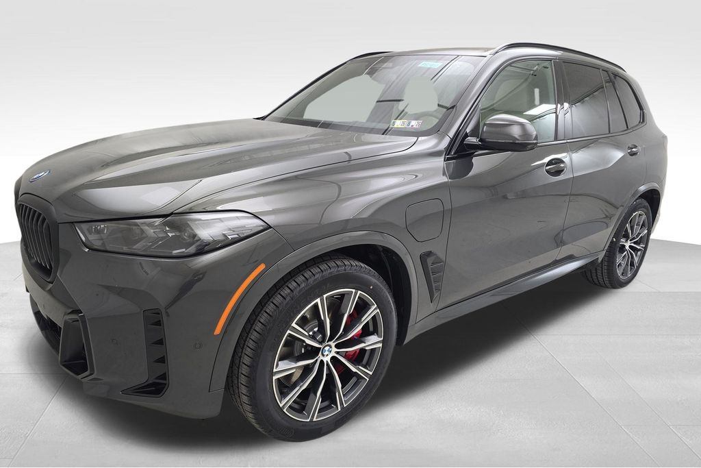 Vehicle image 2 of 32