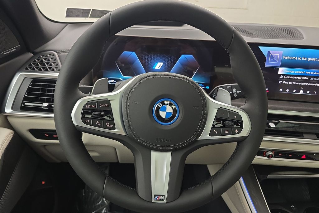 Vehicle image 15 of 32