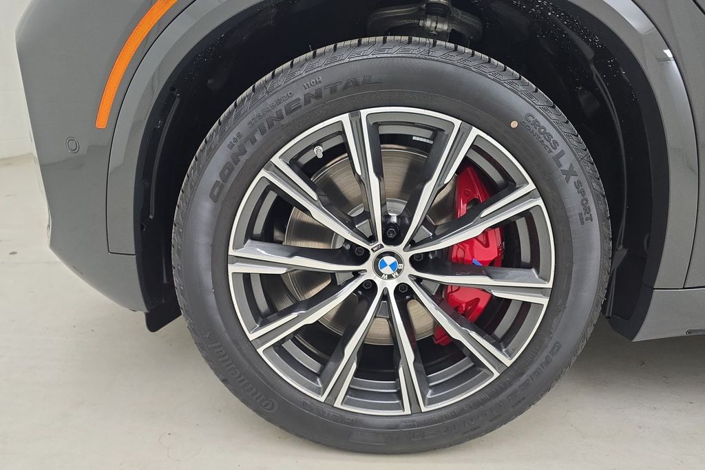 Vehicle image 11 of 32