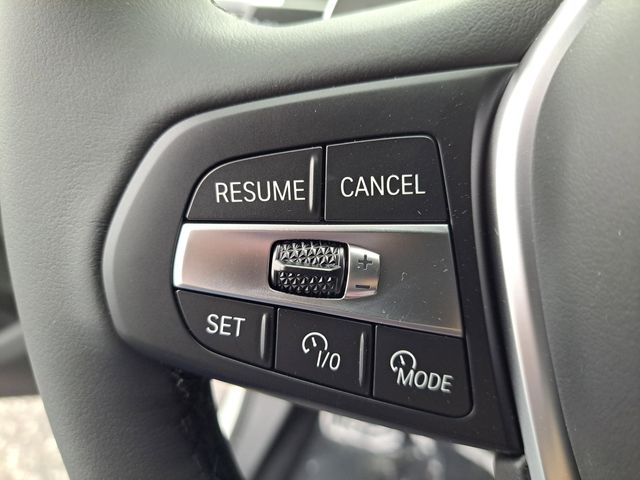 Vehicle image 26 of 37