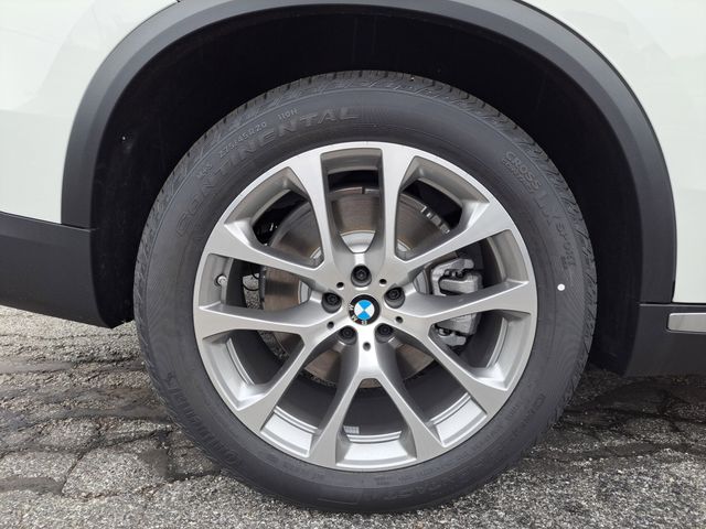 Vehicle image 9 of 37