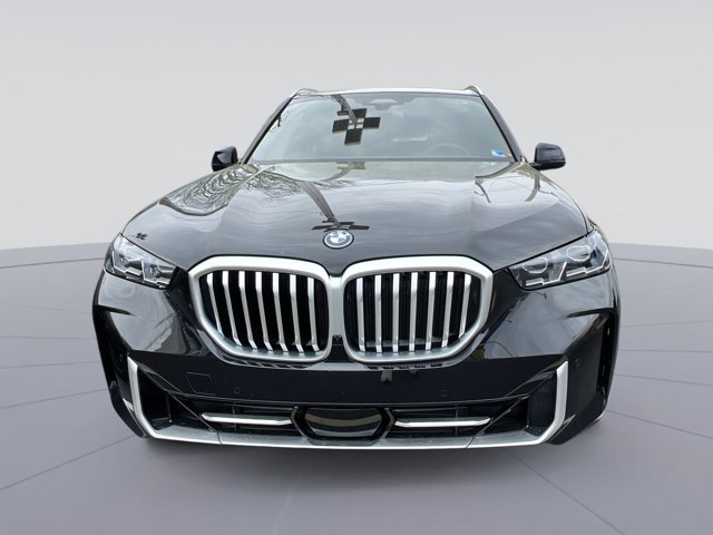 2026 BMW X5 xDrive50e Image 2 of 30