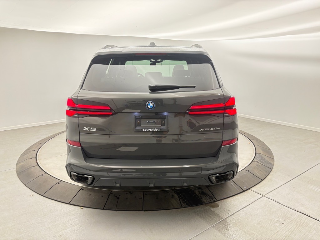 Vehicle image 3 of 8