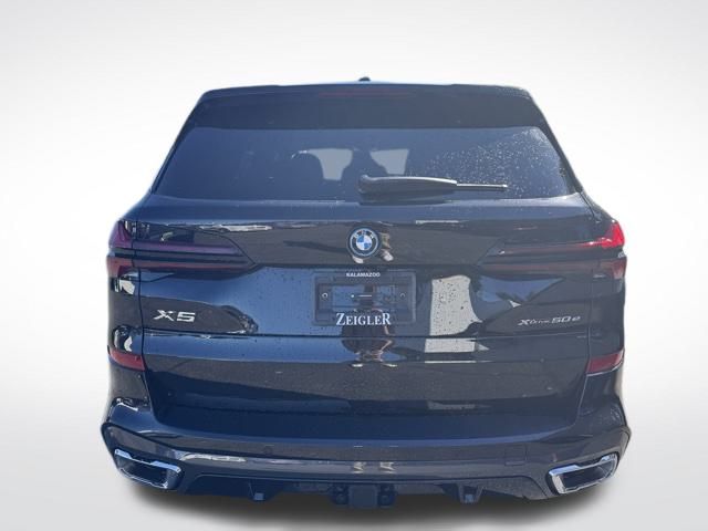 2026 BMW X5 xDrive50e Image 5 of 44