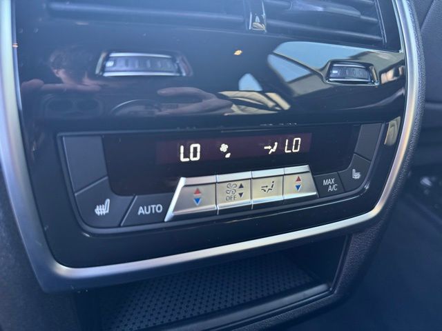 2026 BMW X5 xDrive50e Image 36 of 44