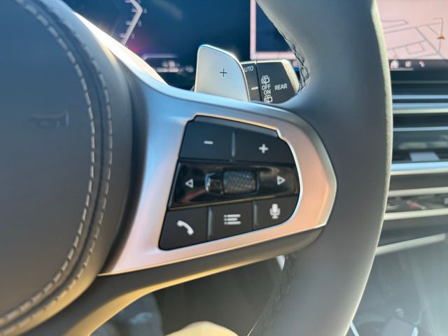 2026 BMW X5 xDrive50e Image 38 of 44