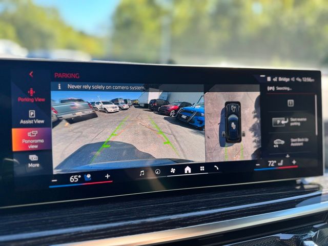 2026 BMW X5 xDrive50e Image 17 of 44