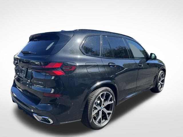 2026 BMW X5 xDrive50e Image 4 of 44