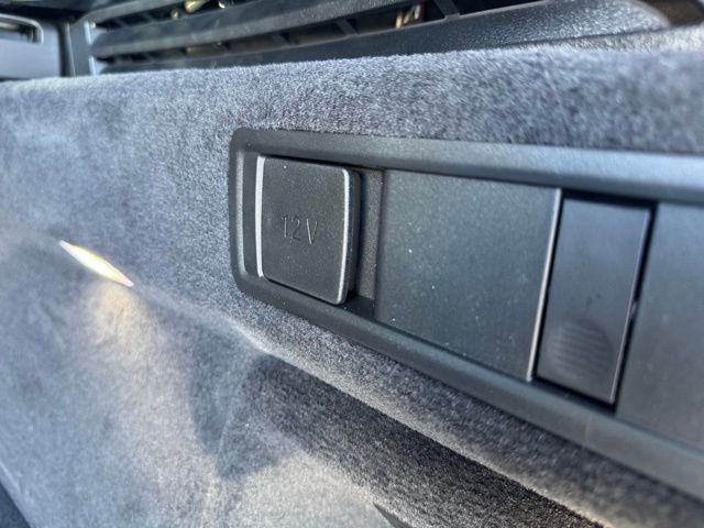 2026 BMW X5 xDrive50e Image 40 of 44