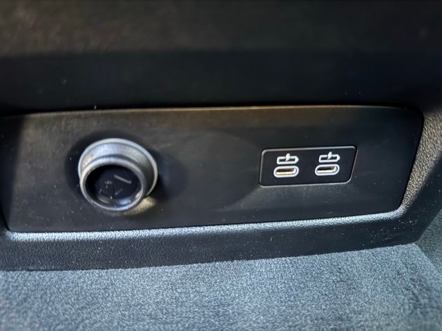 2026 BMW X5 xDrive50e Image 43 of 44