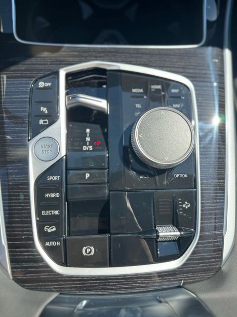 2026 BMW X5 xDrive50e Image 44 of 44