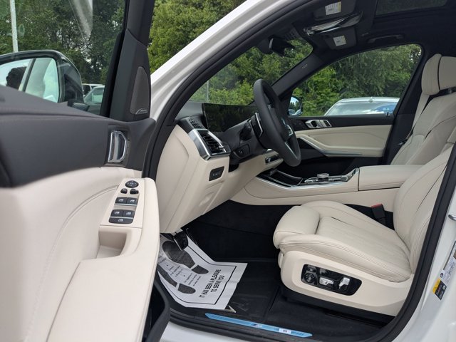 Vehicle image 22 of 38