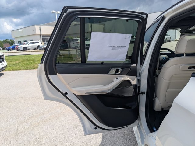 Vehicle image 23 of 38